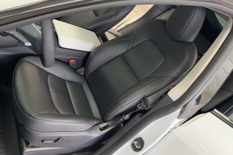 Tesla Model Y 2024 immagine di auto #18