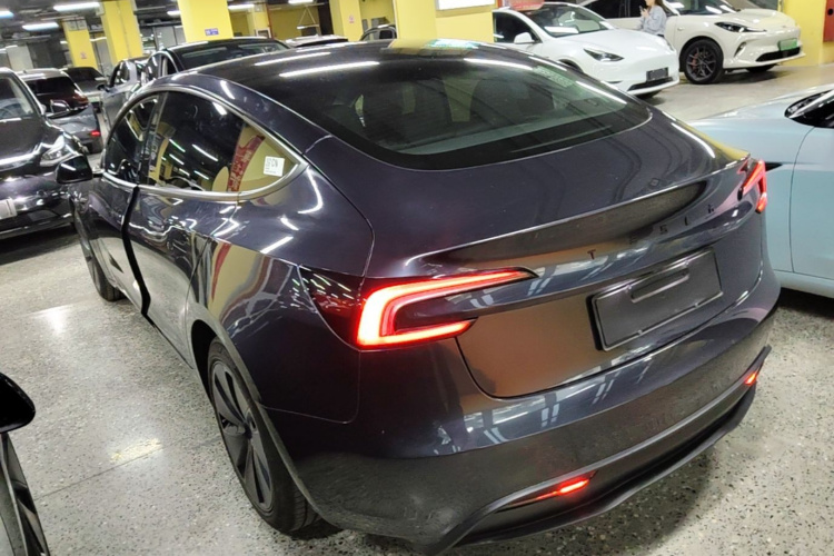 Tesla Model 3 2024 #5 Tesla Model 3 2024 immagine di auto #5
