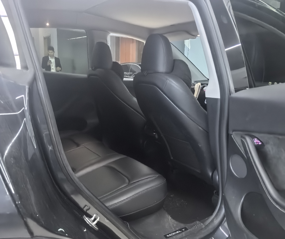 Tesla Model Y 2026 #3 Tesla Model Y 2026 صورة سيارة #3