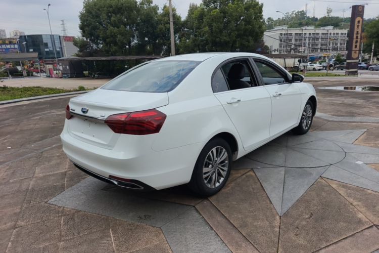 GEELY Emgrand 2019 car image #7