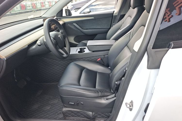 Tesla Model Y 2023 #15 Tesla Model Y 2023 car image #15