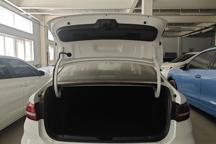 Volkswagen Lavida 2026 car image #19