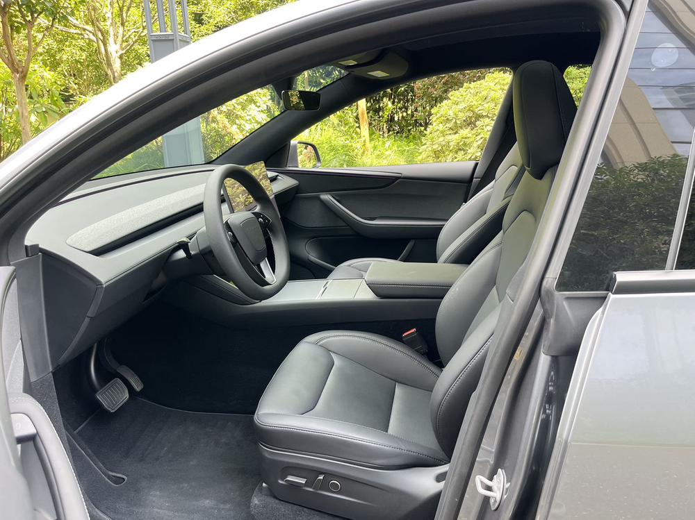 Tesla Model Y 2026 #13 Tesla Model Y 2026 car image #13