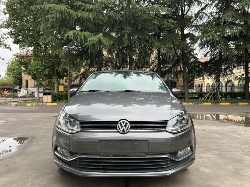 Volkswagen Polo 2014 car image #2