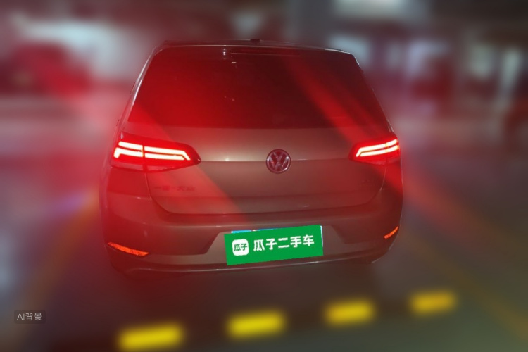 Volkswagen Golf 2019 car image #6