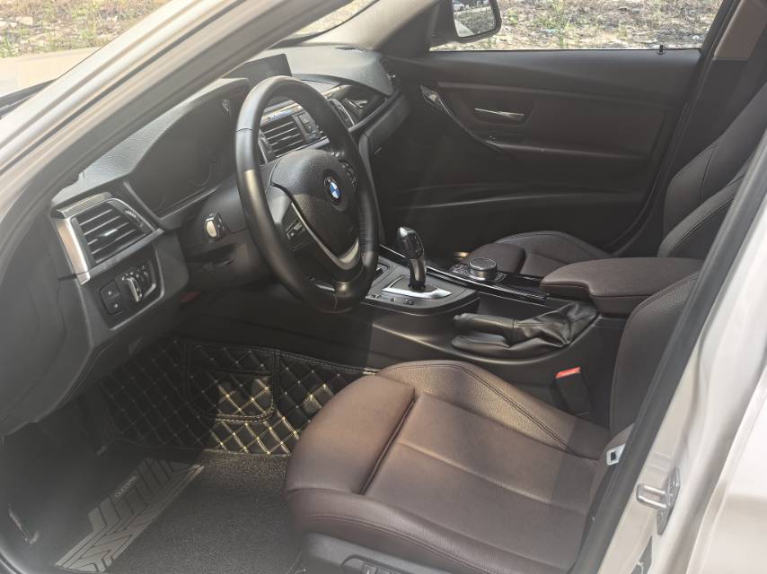 BMW 3 Series 2018 car image #7