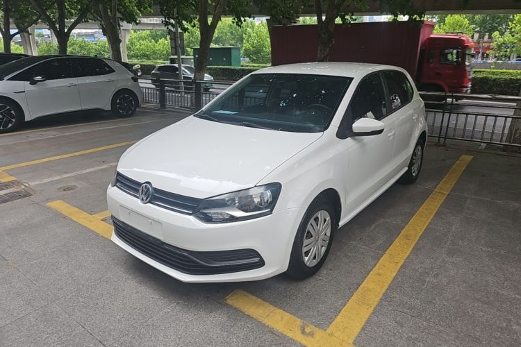 Volkswagen Polo 2017 car image #2