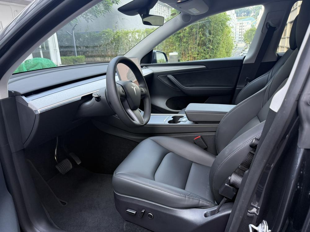 Tesla Model Y 2024 #12 Tesla Model Y 2024 car image #12