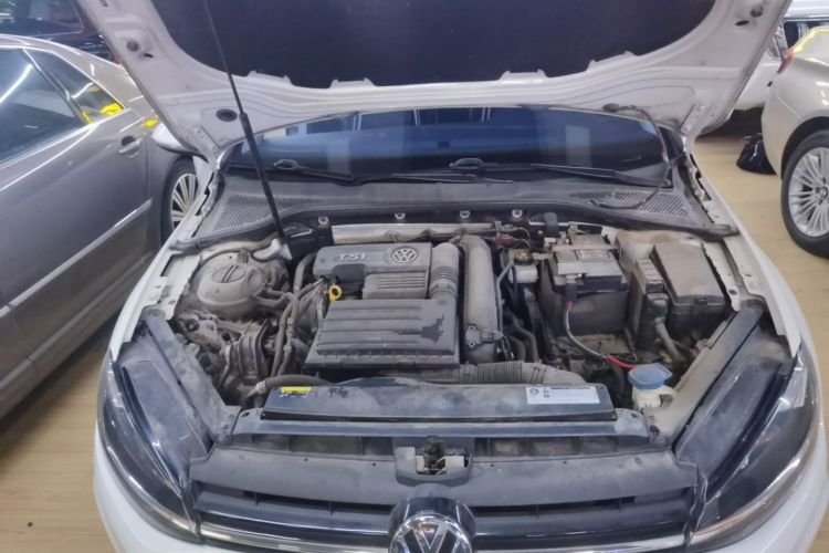 Volkswagen Golf 2018 car image #22