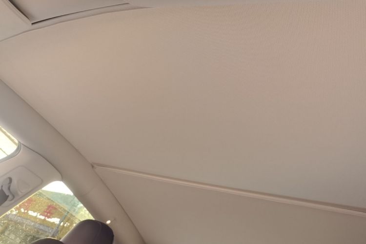 Tesla Model Y 2021 car image #18