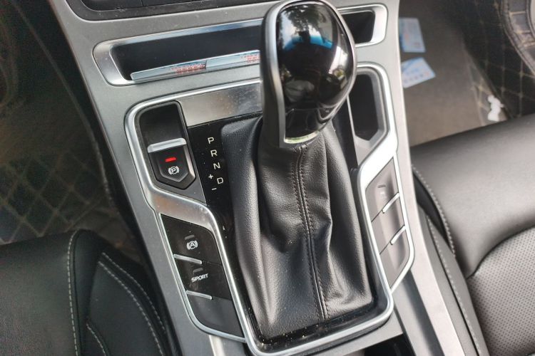 GEELY Emgrand 2019 #14 GEELY Emgrand 2019 car image #14