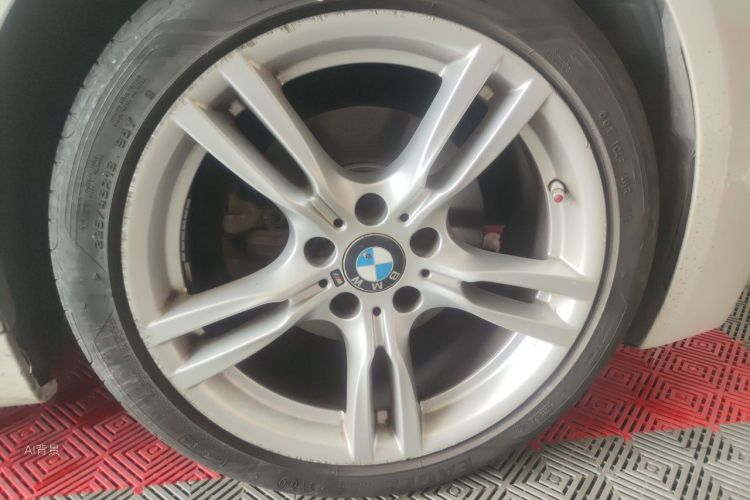 BMW 3 Series 2019 car image #9