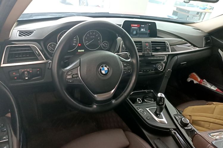 BMW 3 Series 2018 #11 BMW 3 Series 2018 car image #11