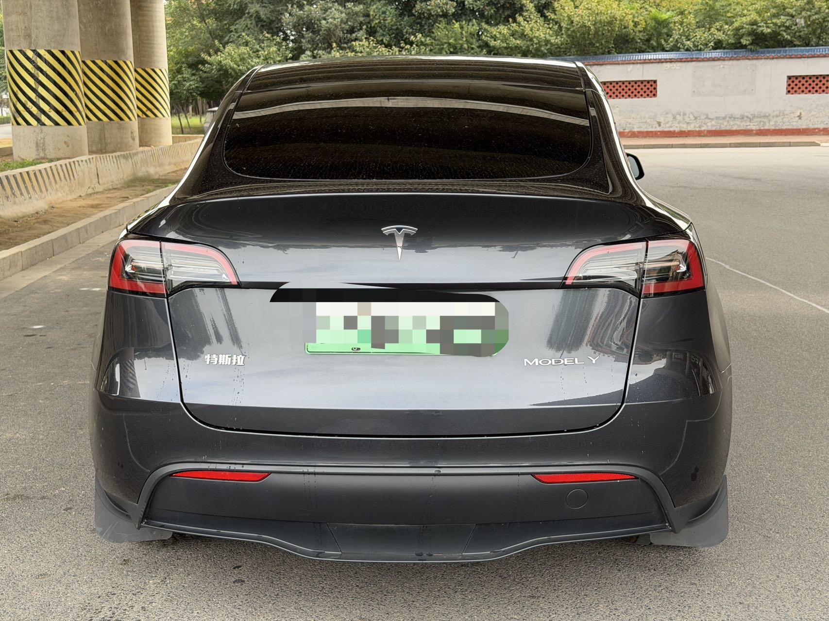 Tesla Model Y 2025 #3 Tesla Model Y 2025 car image #3