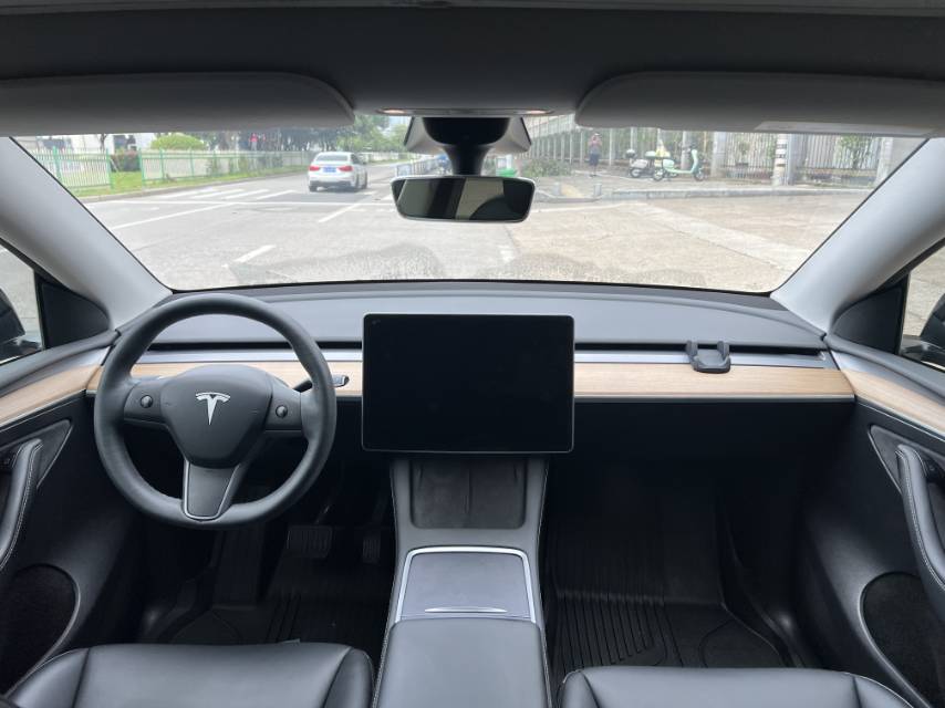 Tesla Model Y 2022 #7 Tesla Model Y 2022 car image #7