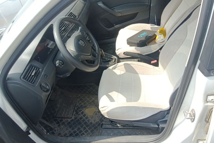 Volkswagen Santana 2019 #17 Volkswagen Santana 2019 car image #17