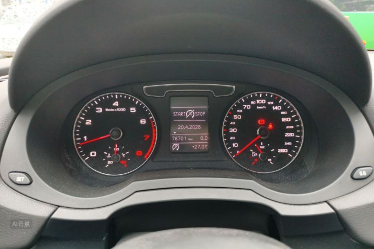 Audi Q3 2018 car image #13