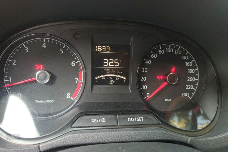Volkswagen Polo 2015 #14 Volkswagen Polo 2015 car image #14