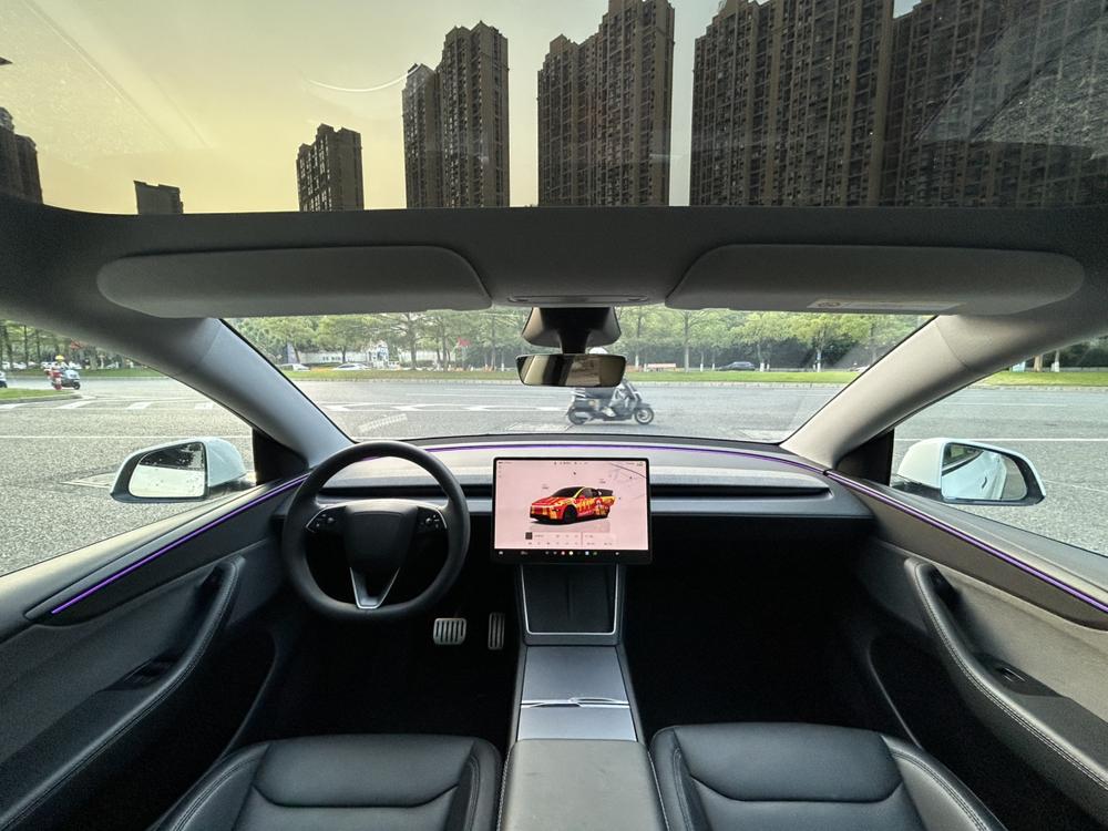 Tesla Model Y 2025 #7 Tesla Model Y 2025 immagine di auto #7