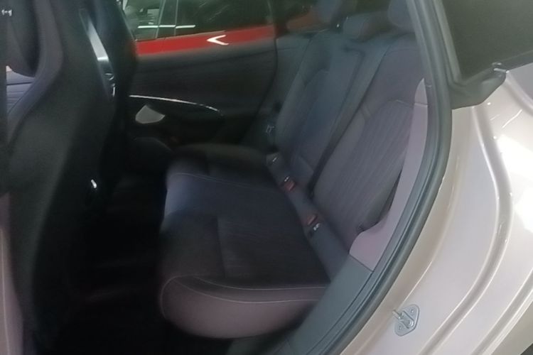 2026 #17 2026 immagine di auto #17