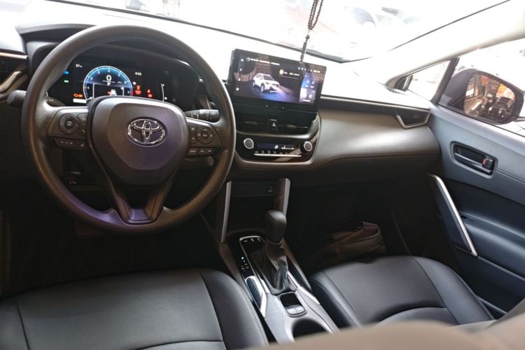 Toyota Corolla Cross 2024 immagine di auto #11