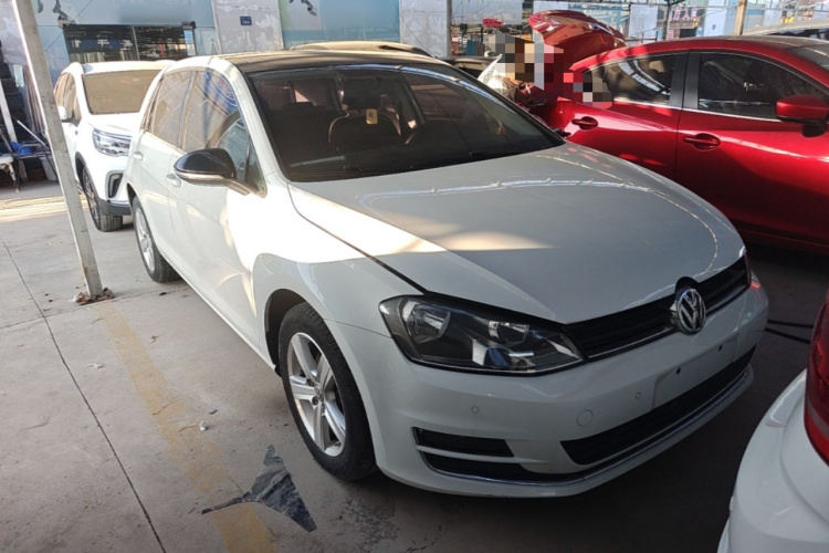 Volkswagen Golf 2017 car image #6