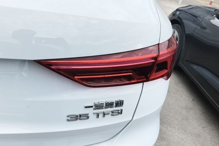 Audi Q3 2023 immagine di auto #8