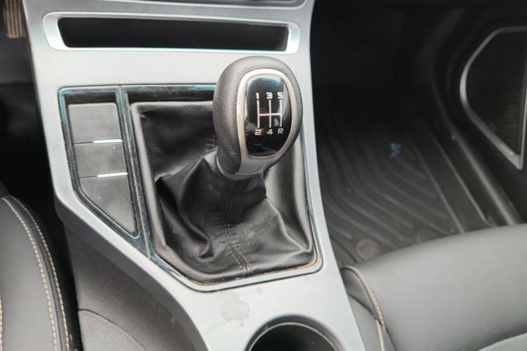 GEELY Emgrand 2019 #18 GEELY Emgrand 2019 car image #18