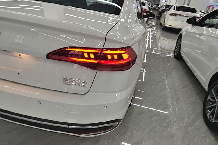 Volkswagen Bora 2025 car image #8