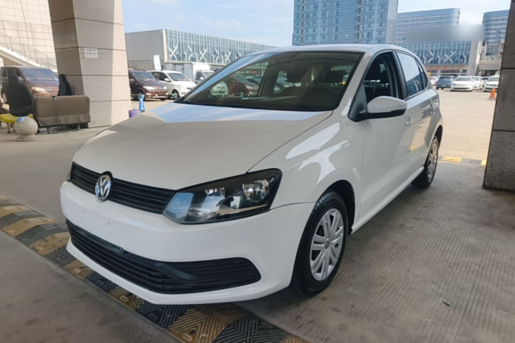Volkswagen Polo 2017 car image #2