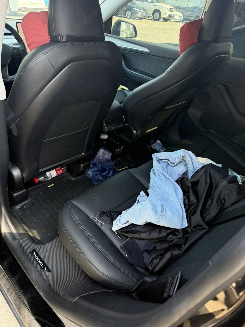 Tesla Model Y 2024 #4 Tesla Model Y 2024 car image #4