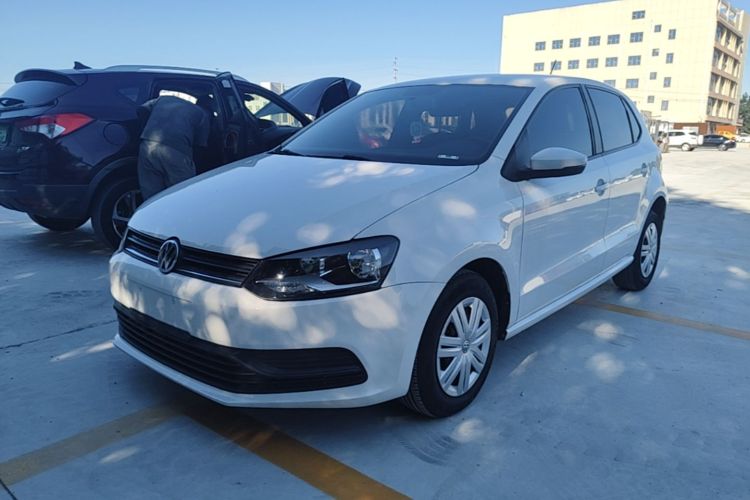Volkswagen Polo 2019 car image #2