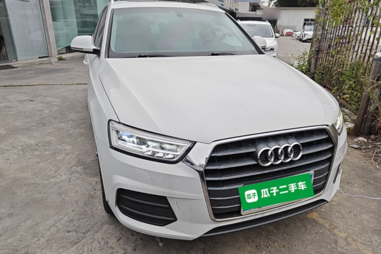 Audi Q3 2018 car image #4