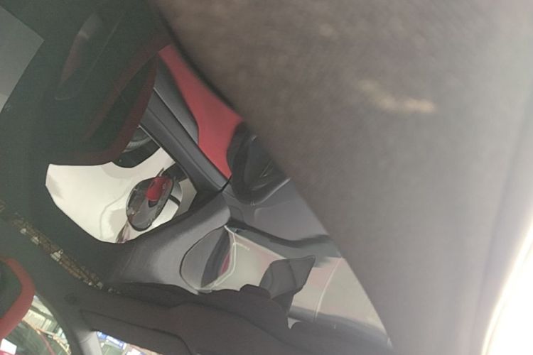 MI SU7 2025 immagine di auto #20