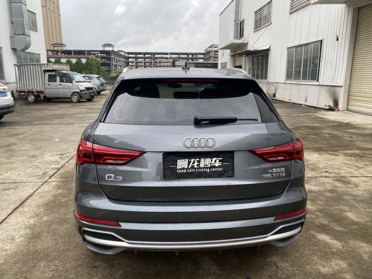 Audi Q3 2021 car image #8