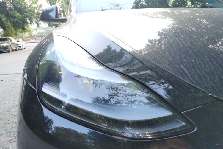 Tesla Model Y 2023 #8 Tesla Model Y 2023 car image #8