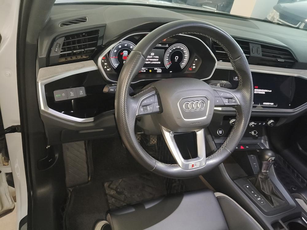 Audi Q3 Sportback 2024 car image #14