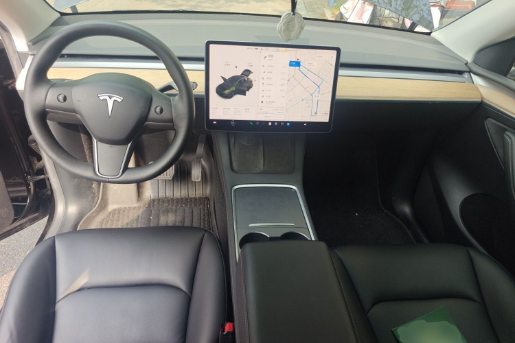 Tesla Model Y 2022 car image #7