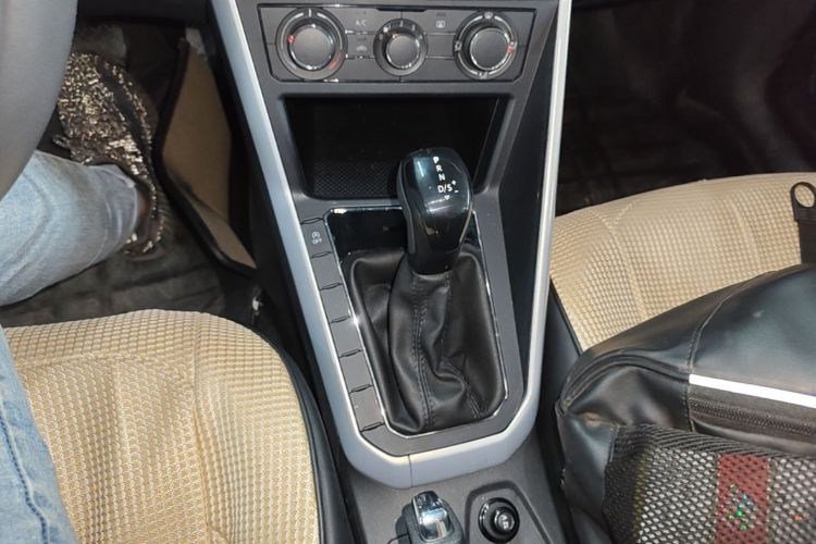 Volkswagen Polo 2021 car image #14