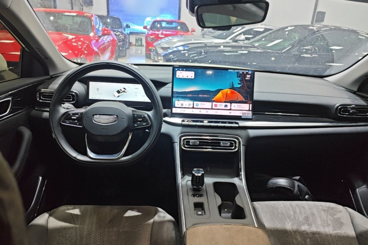 GEELY Emgrand 2025 изображение автомобиля #10