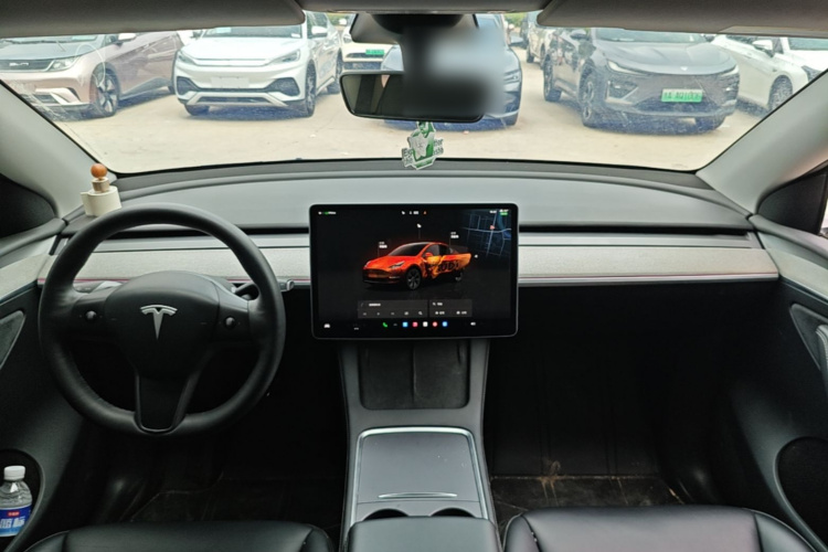 Tesla Model Y 2023 #10 Tesla Model Y 2023 car image #10