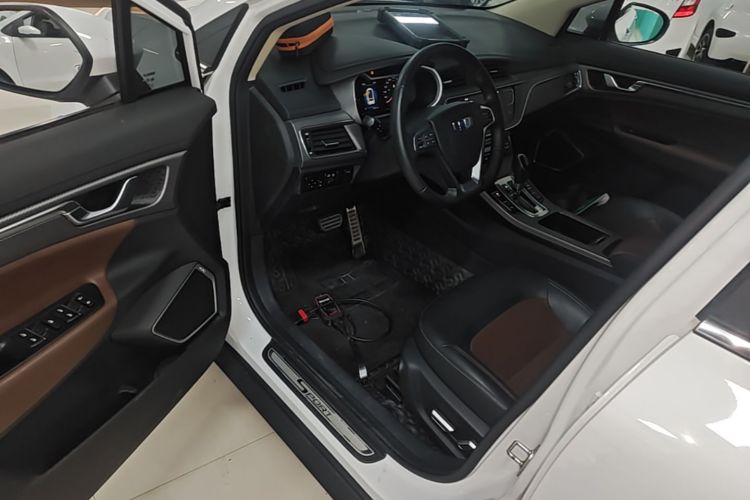 GEELY Emgrand GS 2017 immagine di auto #16