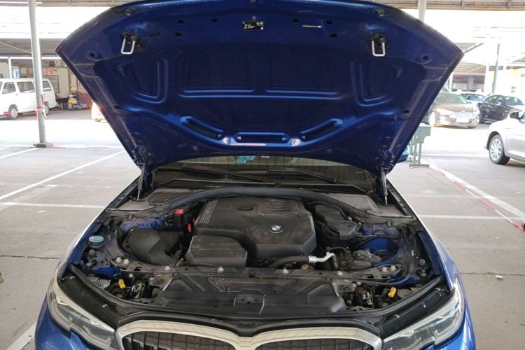 BMW 3 Series 2021 car image #20