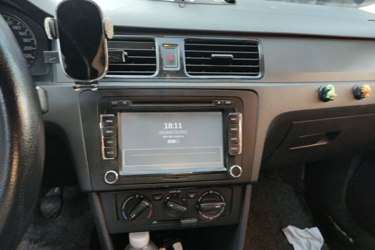 Volkswagen Santana 2016 #13 Volkswagen Santana 2016 car image #13