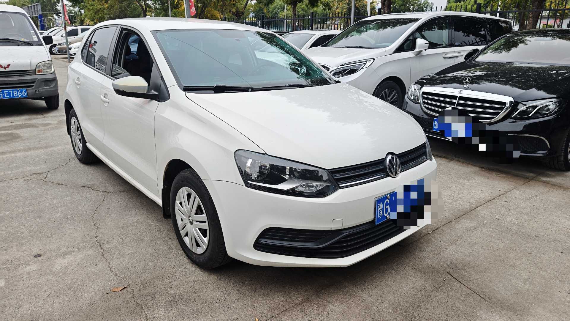 Volkswagen Polo 2015 car image #5