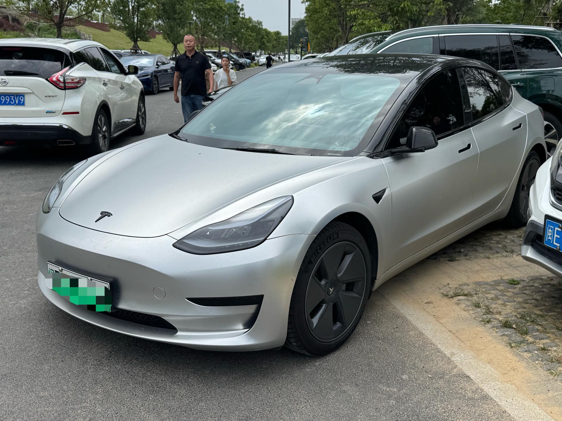 Tesla Model 3 2023 car image 