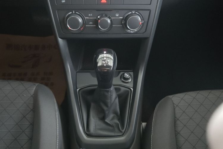 Volkswagen T-Cross 2021 immagine di auto #18