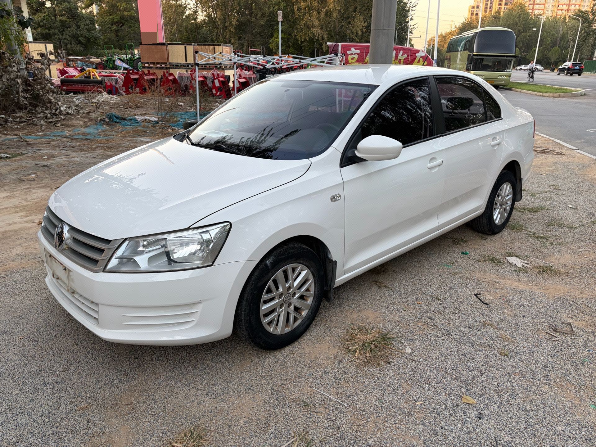 Volkswagen Santana 2013 car image 