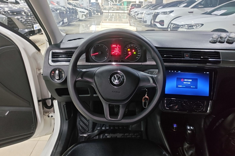 Volkswagen Santana 2018 car image #11