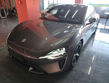 MI SU7 2025 MI SU7 2025 immagine di auto